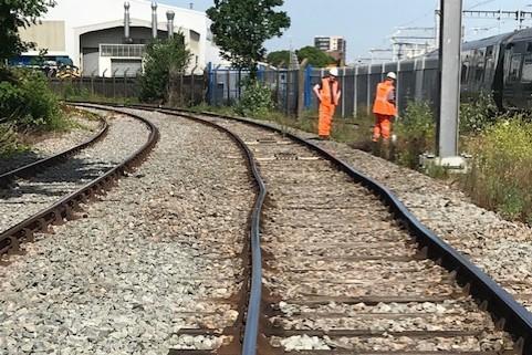 Haos în Marea Britanie, după aproape trei zile de "Apocalipsă Climatică". Zeci de trenuri, anulate din cauza căldurii extreme 780105