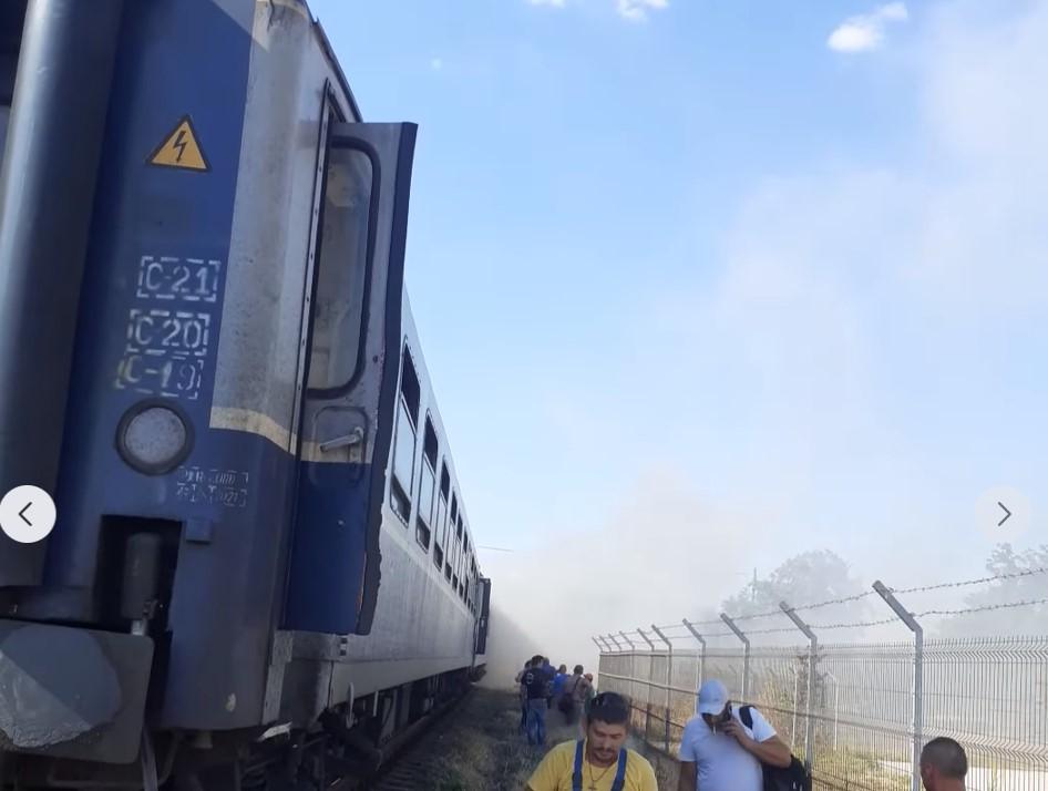 Tren în flăcări la Oradea. 100 de călători au fost salvaţi datorită mecanicului locomotivei care s-a ales cu arsuri de gradul II la picioare 780147