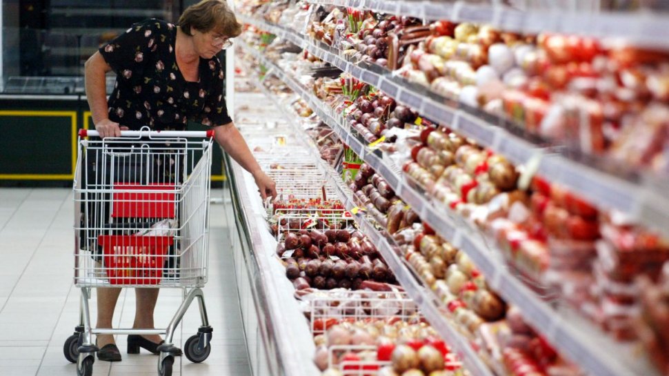 Alimentele din supermarket care favorizează apariția cancerului: ”Este o problemă gravă!”