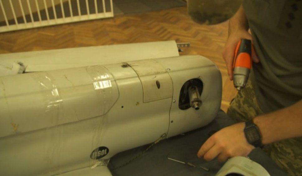 Cum arată pe dinăuntru o dronă militară rusească ORLAN. Surpriza ucrainenilor, după ce au demontat aparatul