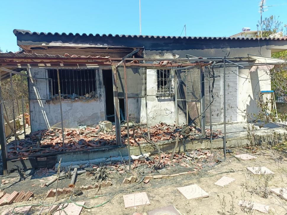 Imagini apocaliptice din regiunea Penteli din Grecia, devastată de incendiile de vegetaţie 780637