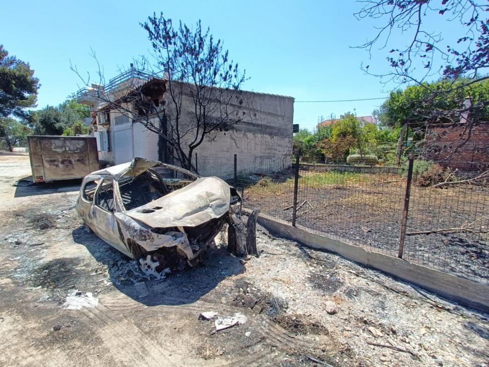 Imagini apocaliptice din regiunea Penteli din Grecia, devastată de incendiile de vegetaţie 780641