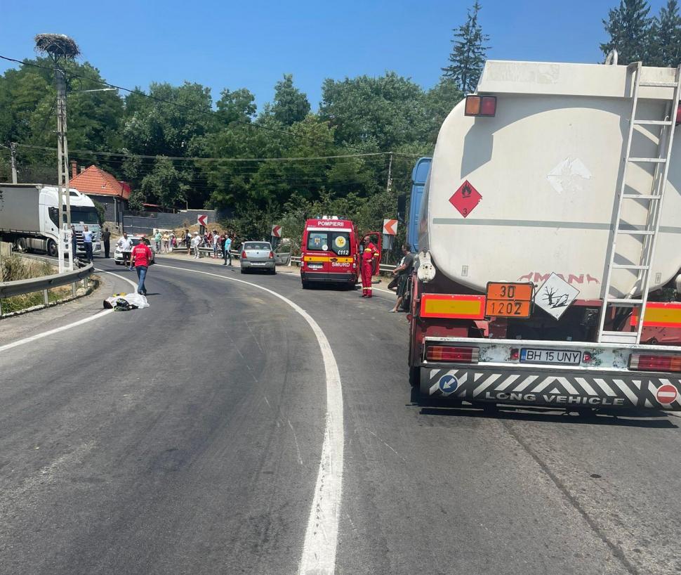 Accident grav la Feldioara, Braşov. Un motociclist a murit, după ce s-a izbit violent de un autoturism 780828