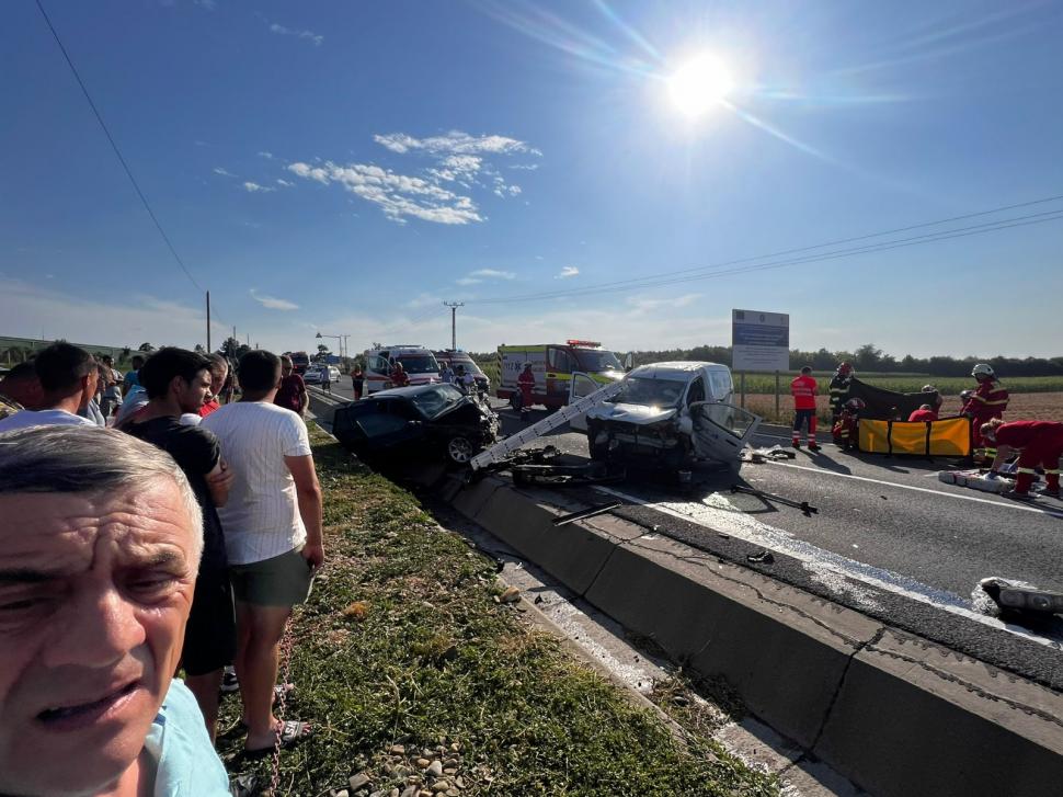Un bărbat a murit, iar un copil este în stare critică, după un teribil accident în Dumbrăveni, Suceava 780850