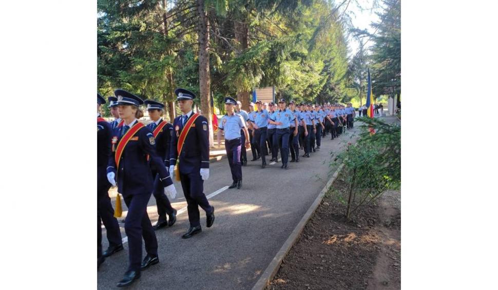 Bogdan, un tânăr crescut la o casă de copii din Arad, a depus jurământul la Școala de Agenți de Poliție 780759