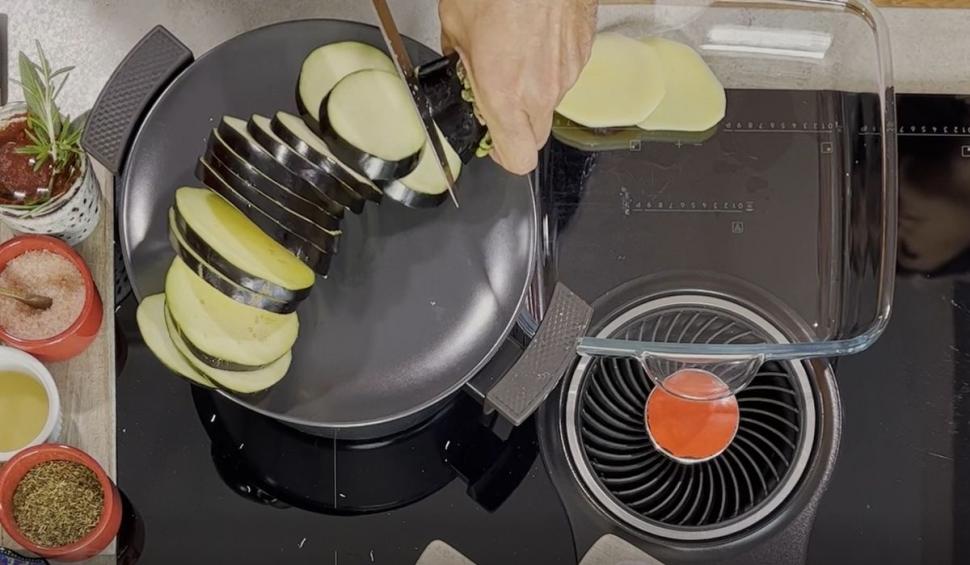 Frumuseţe, rafinament şi gust în ediţia 12 "Gătit la costum", sezonul 2. Ştefan Lungu a gătit alături de Mădălina Bellariu 780303