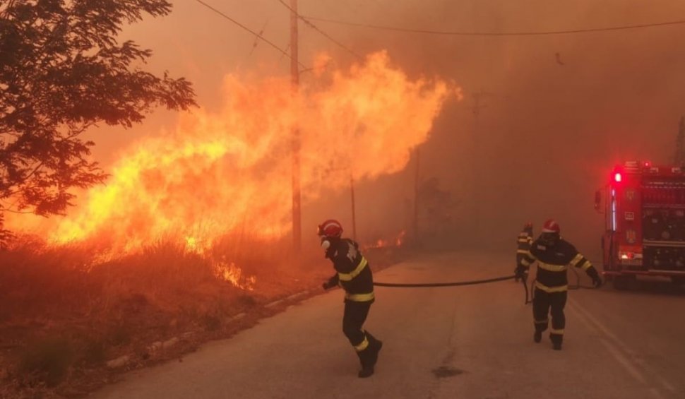 Mărturia pompierilor români care luptă cu incendiile devastatoare din Grecia: "Am salvat zeci de case"