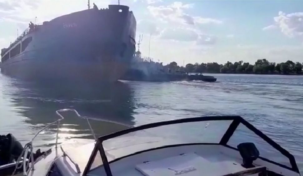 Un vas ucrainean a lovit pontonul și vasele Poliției de Frontieră la Chilia Veche