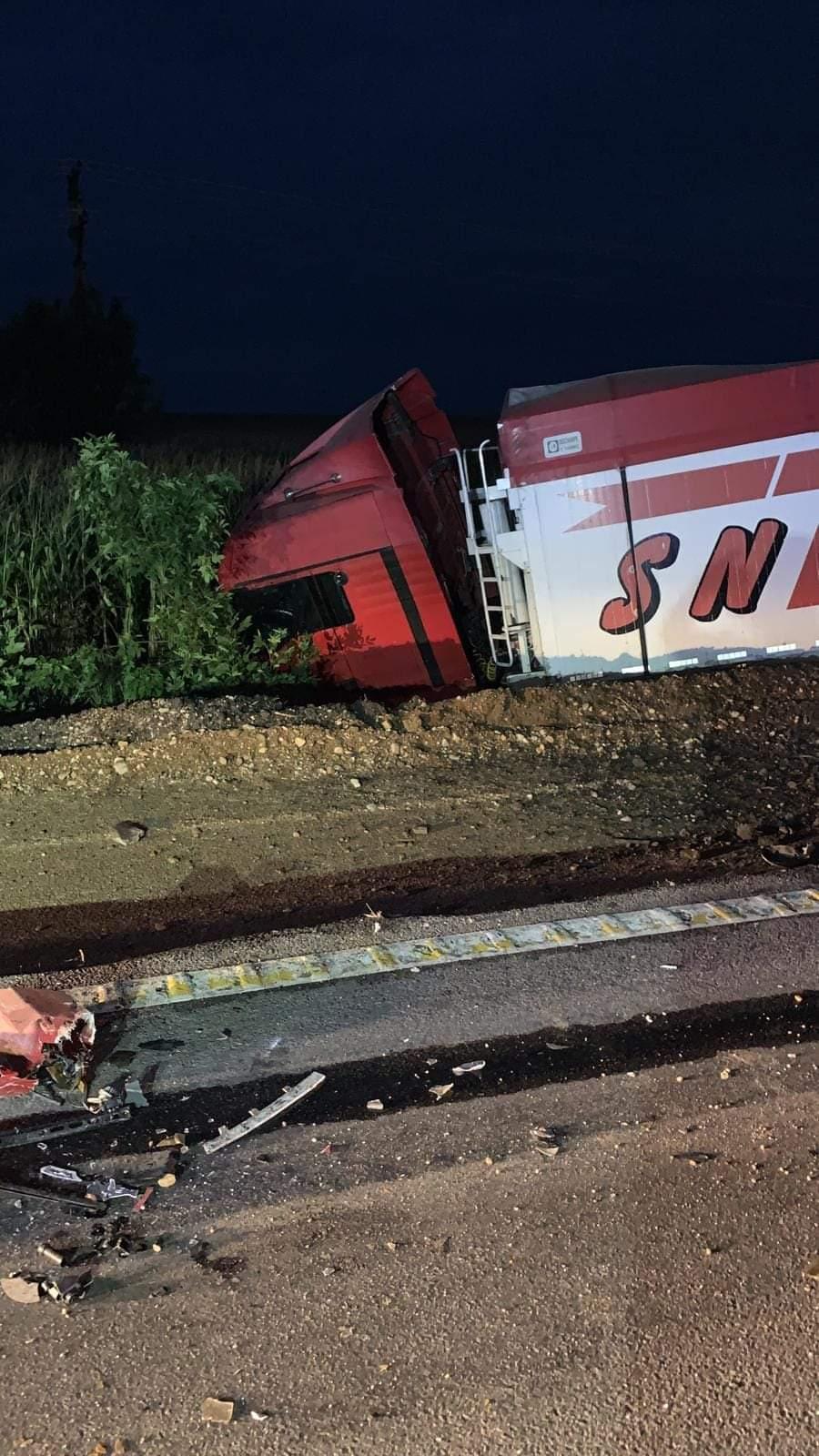 Accident cu cinci morți în Teleorman | Trei copii și părinții lor, omorâți într-o secundă de neatenție pe "Drumul Morții" 781043