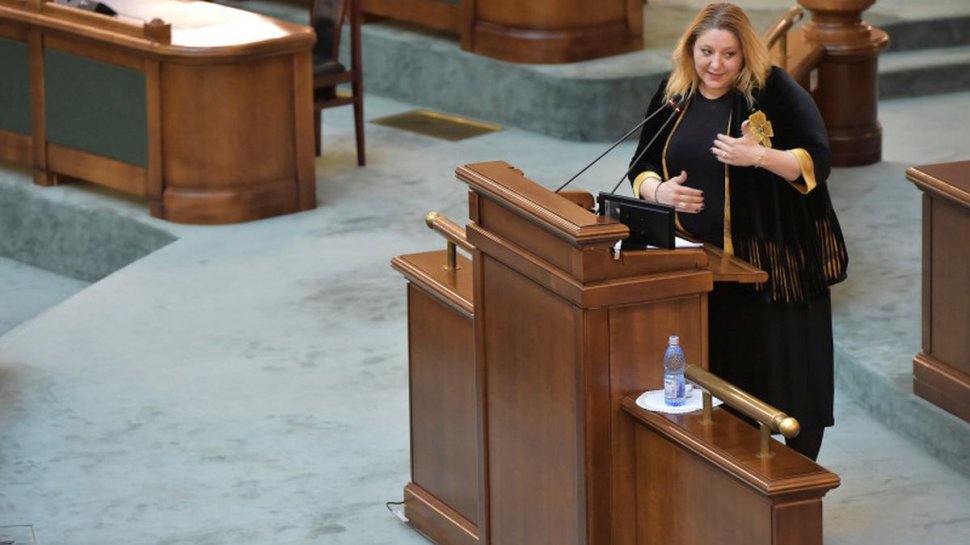 Diana Șoșoacă: ”Orice bărbat și-ar dori o nevastă ca mine!” Cum a fost cucerită senatoarea de actualul soț