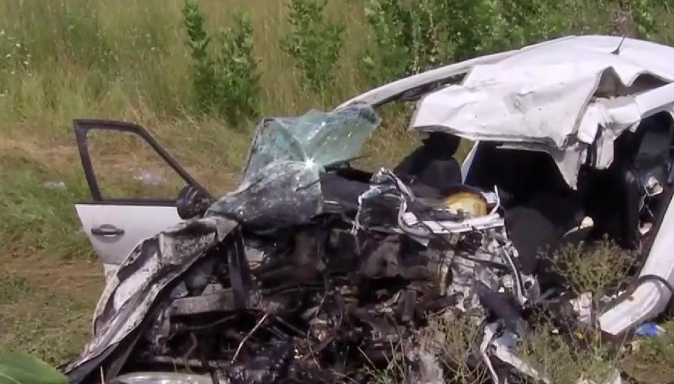 Imagini de la locul accidentului din Teleorman | O întreagă familie a pierit după ce s-a izbit frontal de un TIR 781210