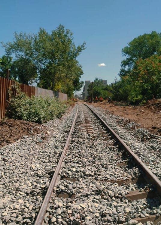 Traficul feroviar care leagă silozul din Portul Galați de gara CFR, redeschis după 3 decenii 781135