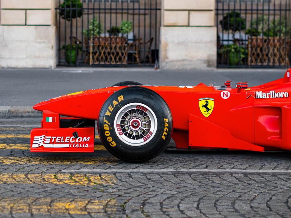 Ferrari-ul lui Michael Schumacher, scos la vânzare. Cum arată singura maşină care a câştigat toate cursele de Formula 1 la care a participat 781533