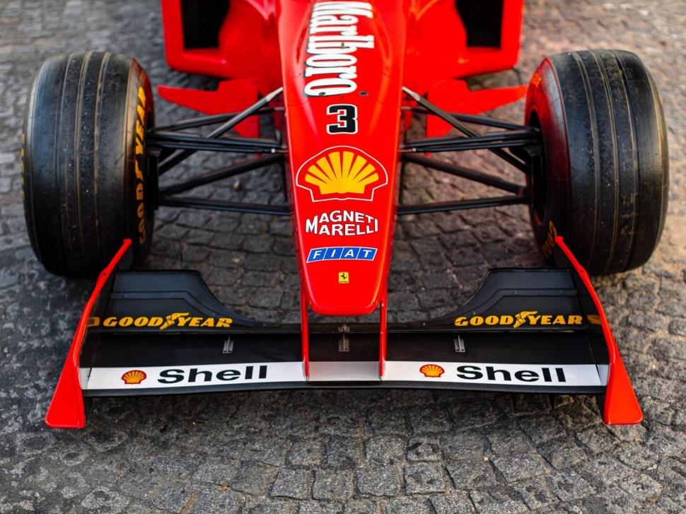 Ferrari-ul lui Michael Schumacher, scos la vânzare. Cum arată singura maşină care a câştigat toate cursele de Formula 1 la care a participat 781543