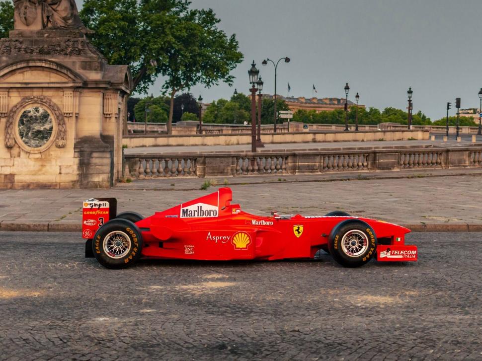 Ferrari-ul lui Michael Schumacher, scos la vânzare. Cum arată singura maşină care a câştigat toate cursele de Formula 1 la care a participat 781553
