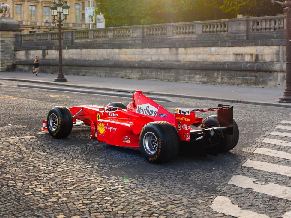 Ferrari-ul lui Michael Schumacher, scos la vânzare. Cum arată singura maşină care a câştigat toate cursele de Formula 1 la care a participat 781555