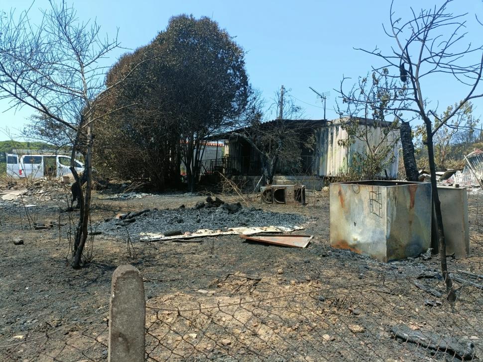 Grecii le mulţumesc în lacrimi pompierilor români: "Vă mulţumim tuturor pentru ajutor, suntem ca fraţii" | Imaginile dezastrului din Gryllos 781469