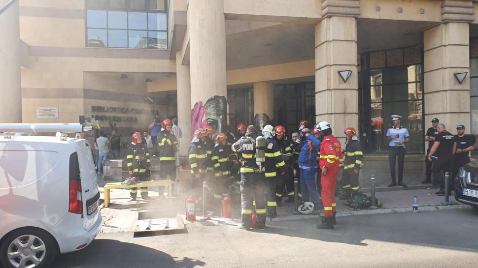 Incendiu în centrul Bucureştiului. Un muncitor şi-a pierdut viaţa 781318