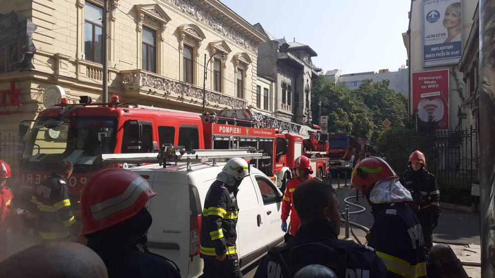 Incendiu în centrul Bucureştiului. Un muncitor şi-a pierdut viaţa 781321