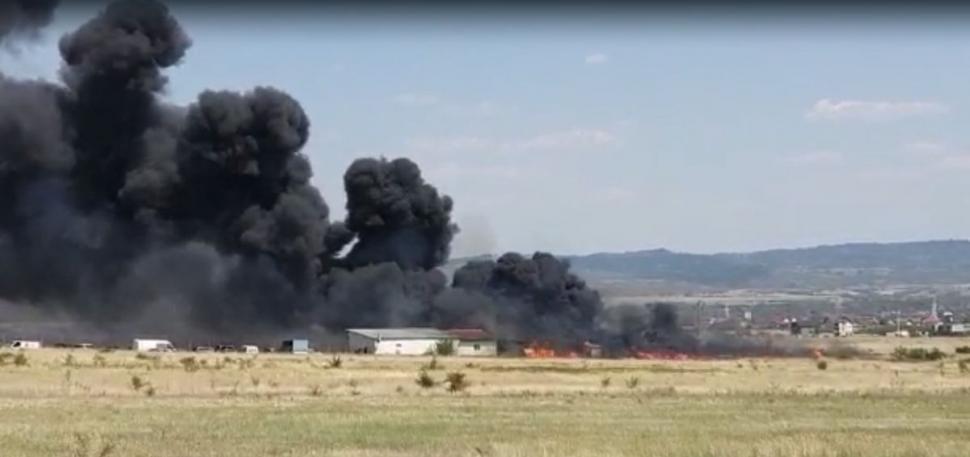Incendiu puternic la un depozit de maşini din Drobeta Turnu Severin 781429