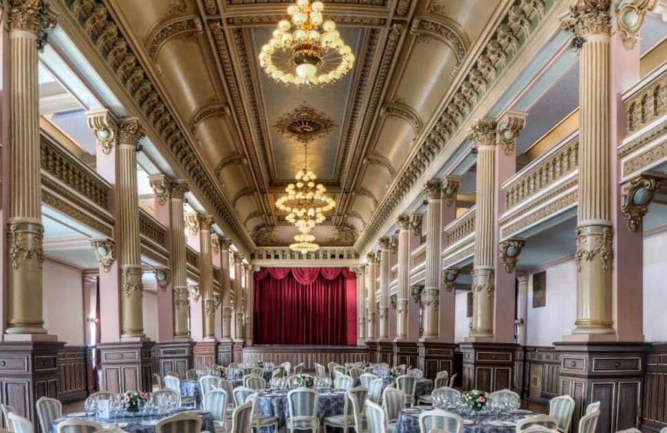 Palatul Bragadiru din Capitală a fost scos la vânzare pentru 26 de milioane de euro. Cum arată în interior 781760