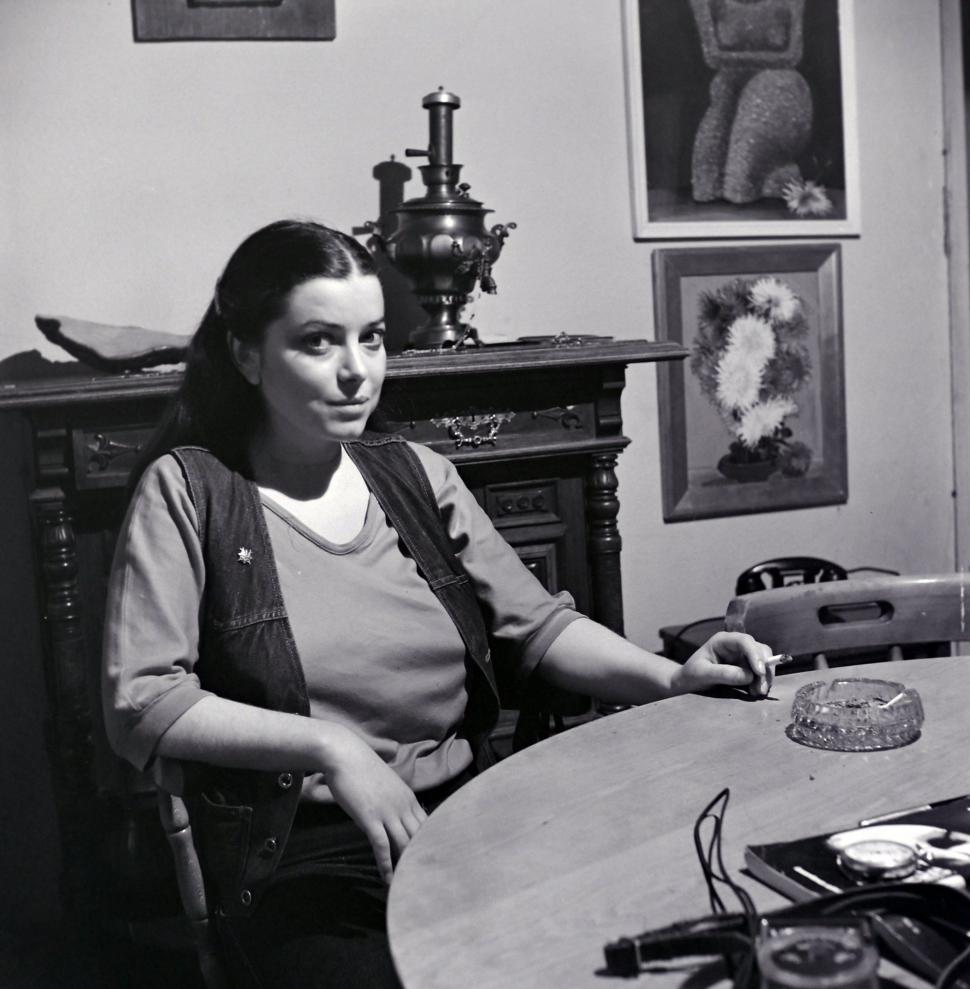 Fotografii socotite pierdute, cu Dora, marea iubire a poetului Nichita Stănescu, regăsite și publicate: "Într-un ianuarie, la doar un an și-un pic după plecarea lui la Cer" 781979