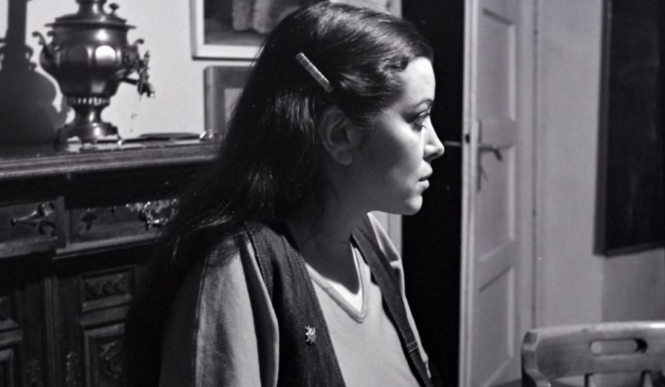 Fotografii socotite pierdute, cu Dora, marea iubire a poetului Nichita Stănescu, regăsite și publicate: "Într-un ianuarie, la doar un an și-un pic după plecarea lui la Cer" 781984