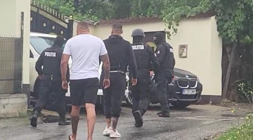 Manelistul Dani Mocanu, ridicat de mascaţi şi dus la audieri în Mureş 781891