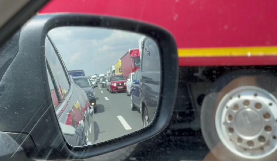 Cozi kilometrice la Vama Nădlac. Se întorc românii acasă 782137