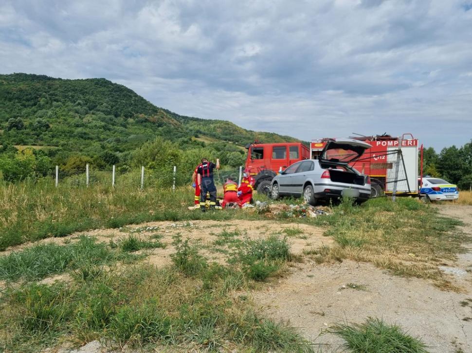 O femeie a murit călcată de propria mașină, într-un cimitir din Satu Mare 782147