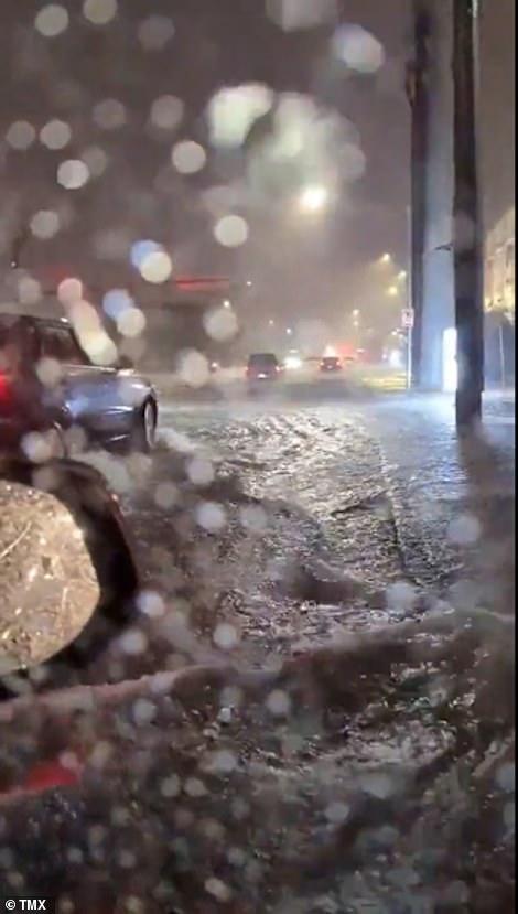 Ploi torențiale și inundații în Las Vegas. Apa a intrat în cazinourile și hotelurile din orașul aflat în plin deșert 782244