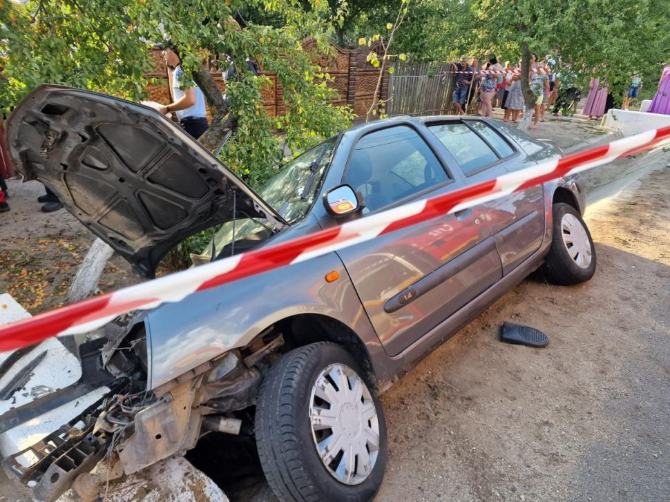 Accident grav în Teleorman! Cinci persoane au fost rănite, după ce un şofer s-a răsturnat cu maşina 782329