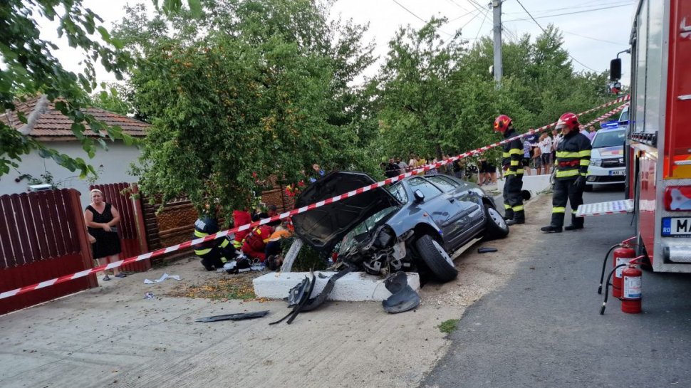 Accident grav în Teleorman! Cinci persoane au fost rănite, după ce un şofer s-a răsturnat cu maşina
