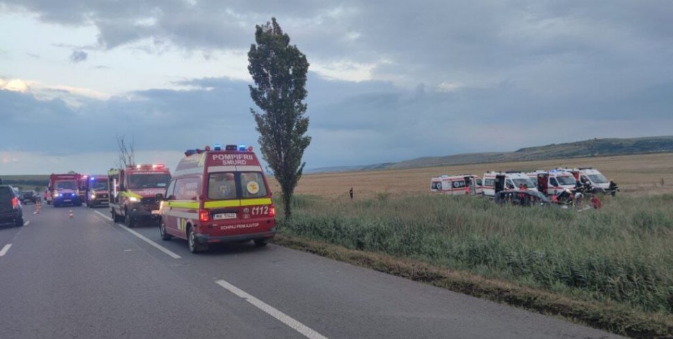 Un mort și șase răniți, dintre care trei copii, în urma unui accident produs pe DN 28, în Iași