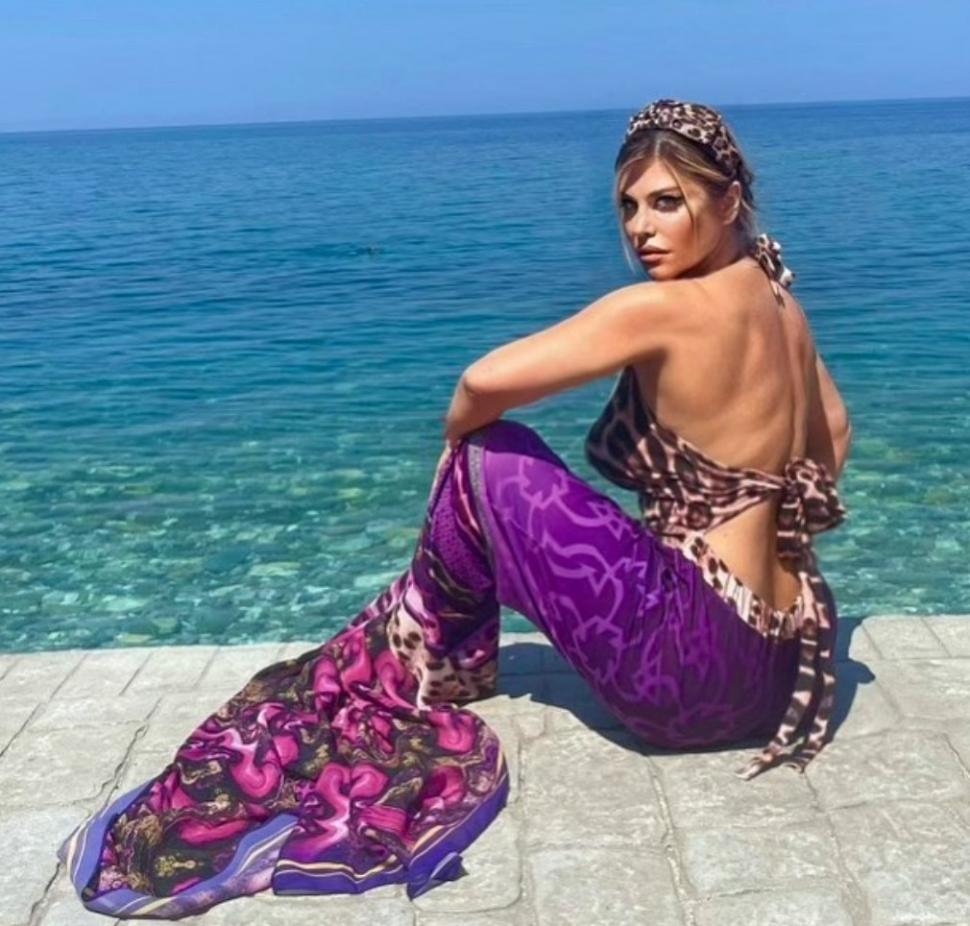 Loredana Groza, replică pentru ”limitații” care spun că are operații: ”M-au interzis comuniștii pentru că eram prea sexy” 782487