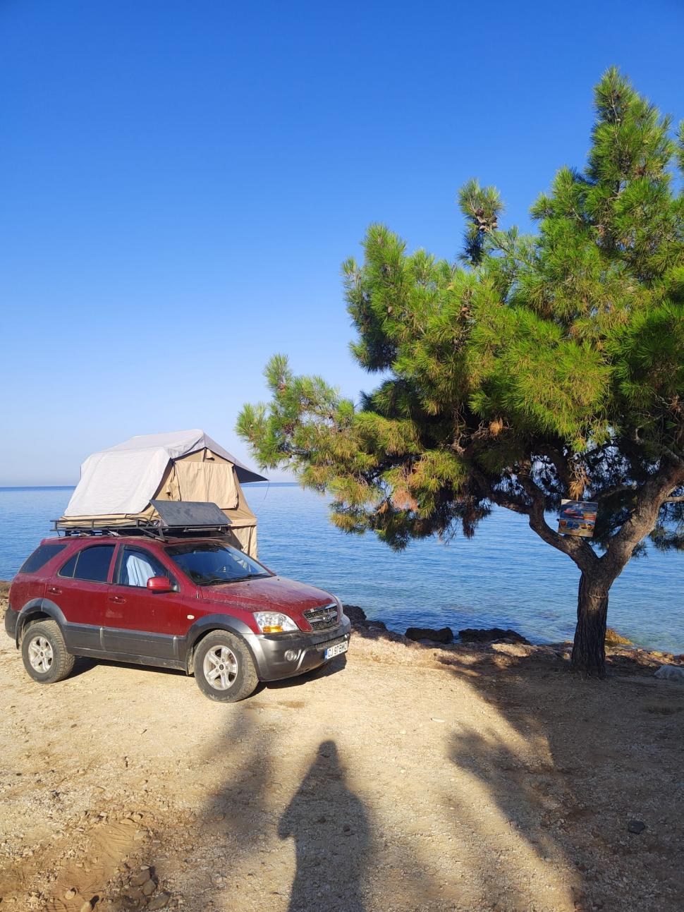 Cum au petrecut doi tineri o vacanţă de vis în Grecia cu cortul pe maşină: "Am putut să campăm în locuri minunate" 782651