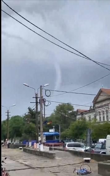 Tornadă la Sulina. Imagini rare surprinse de turişti în Deltă | Ce spun specialiştii despre acest fenomen 782605