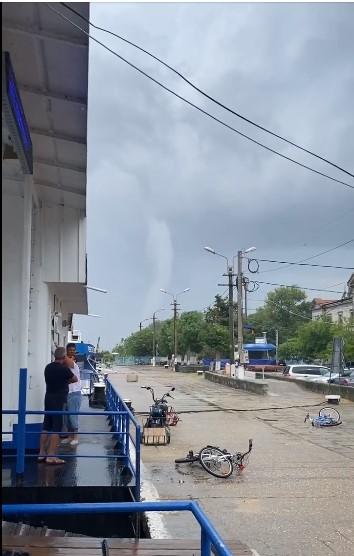 Tornadă la Sulina. Imagini rare surprinse de turişti în Deltă | Ce spun specialiştii despre acest fenomen 782606