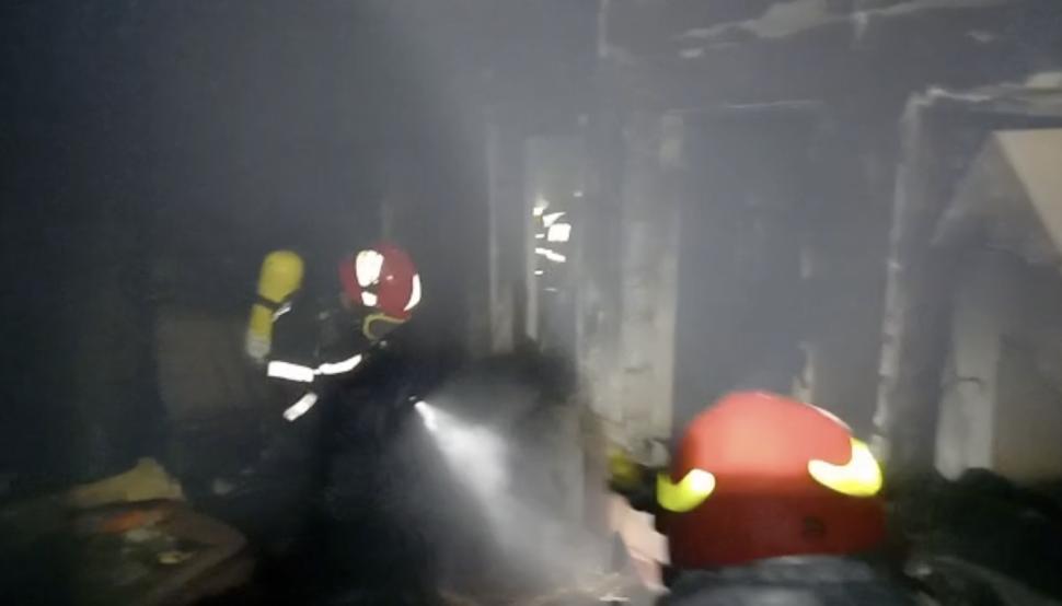 Incendiu de proporții la o pensiune din Vâlcea, unde erau cazați 41 de copii | 16 dintre ei au ajuns la spital intoxicați cu fum 782683