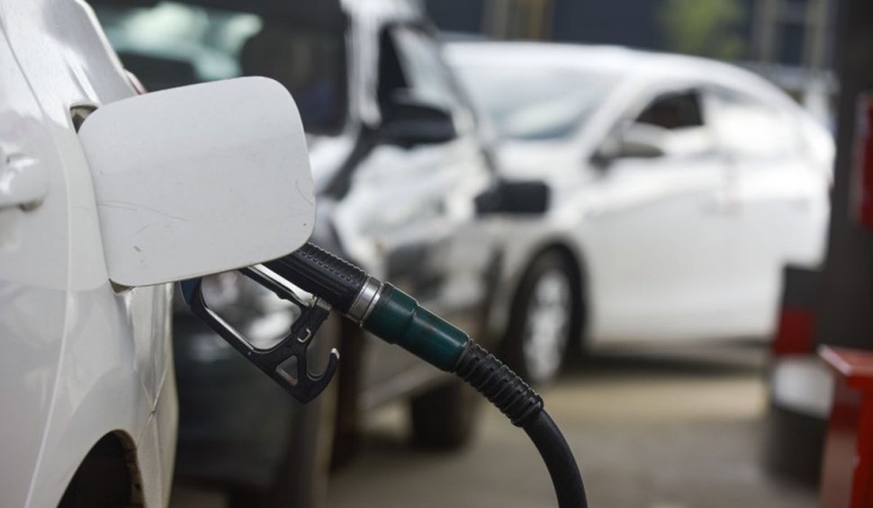 Prețul benzinei și al motorinei în România, astăzi, 2 august 2022. Carburanţii se ieftinesc uşor