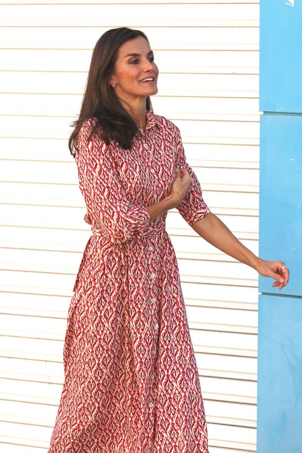 Regina Letizia a Spaniei la un eveniment public într-o rochie de 40 de euro a fiicei sale 782778