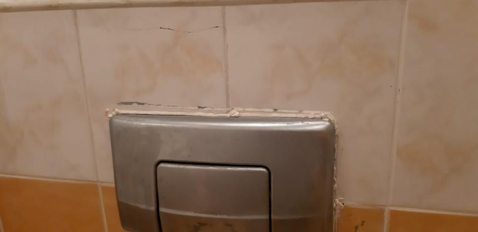 Români cazați într-o cameră ”ca în căminele studențești”, dintr-un hotel de 4 stele din Bulgaria 782767