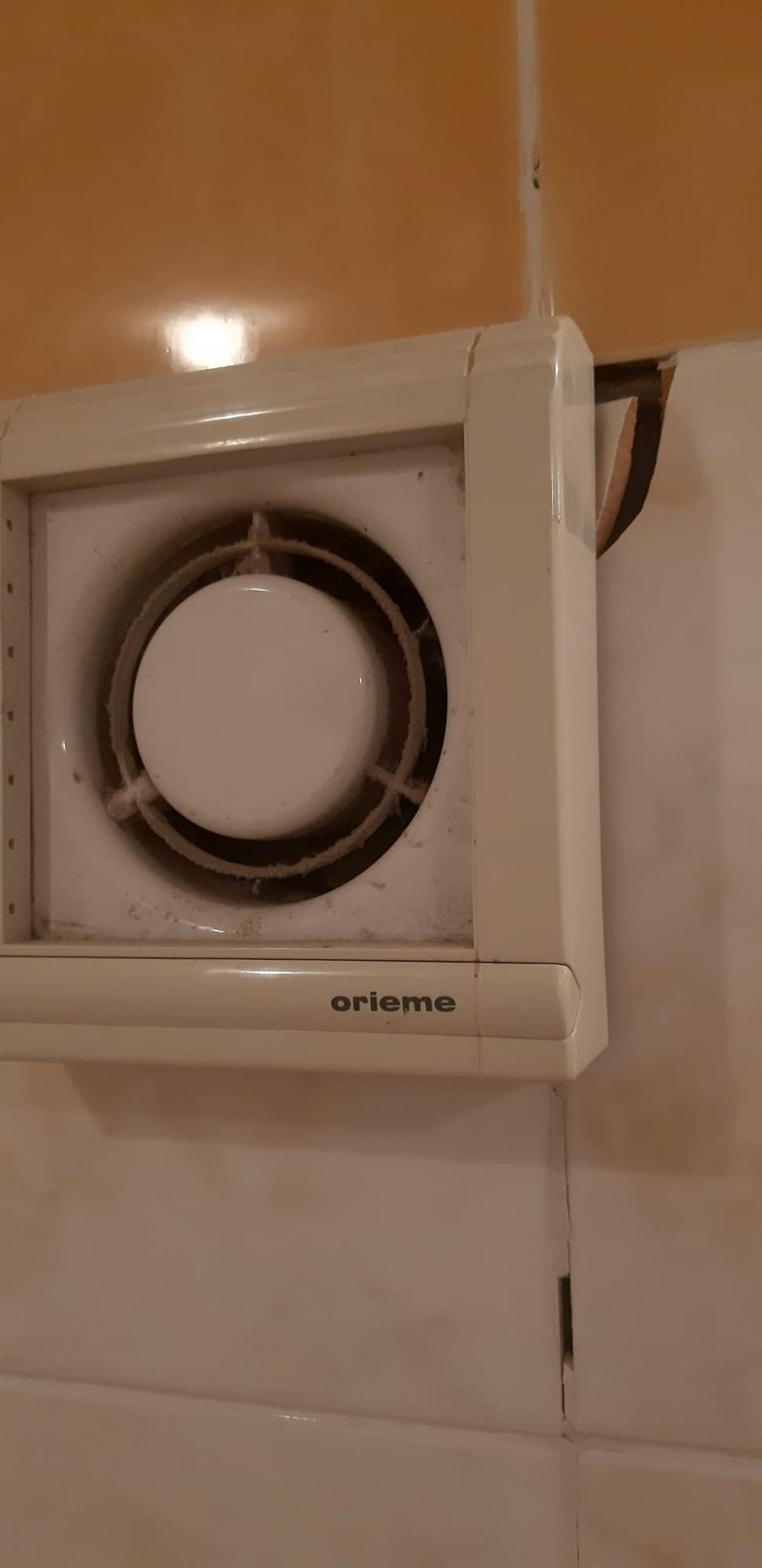 Români cazați într-o cameră ”ca în căminele studențești”, dintr-un hotel de 4 stele din Bulgaria 782768