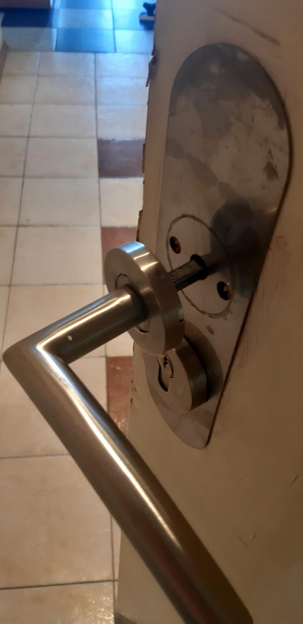 Români cazați într-o cameră ”ca în căminele studențești”, dintr-un hotel de 4 stele din Bulgaria 782770