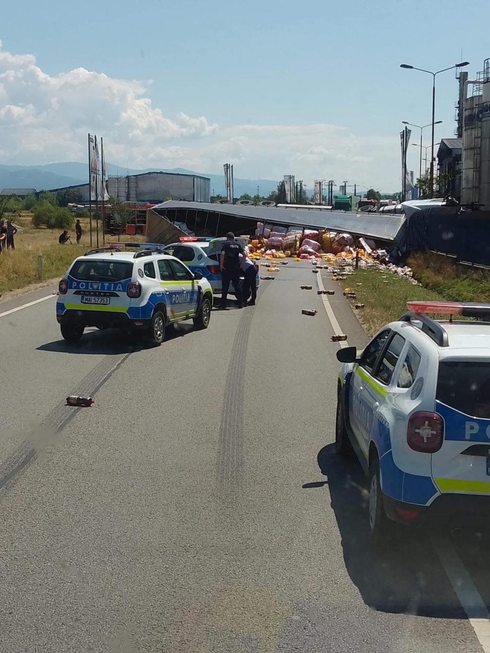 Accident cu victime în Bihor. O mașină s-a izbit violent de un TIR 782999