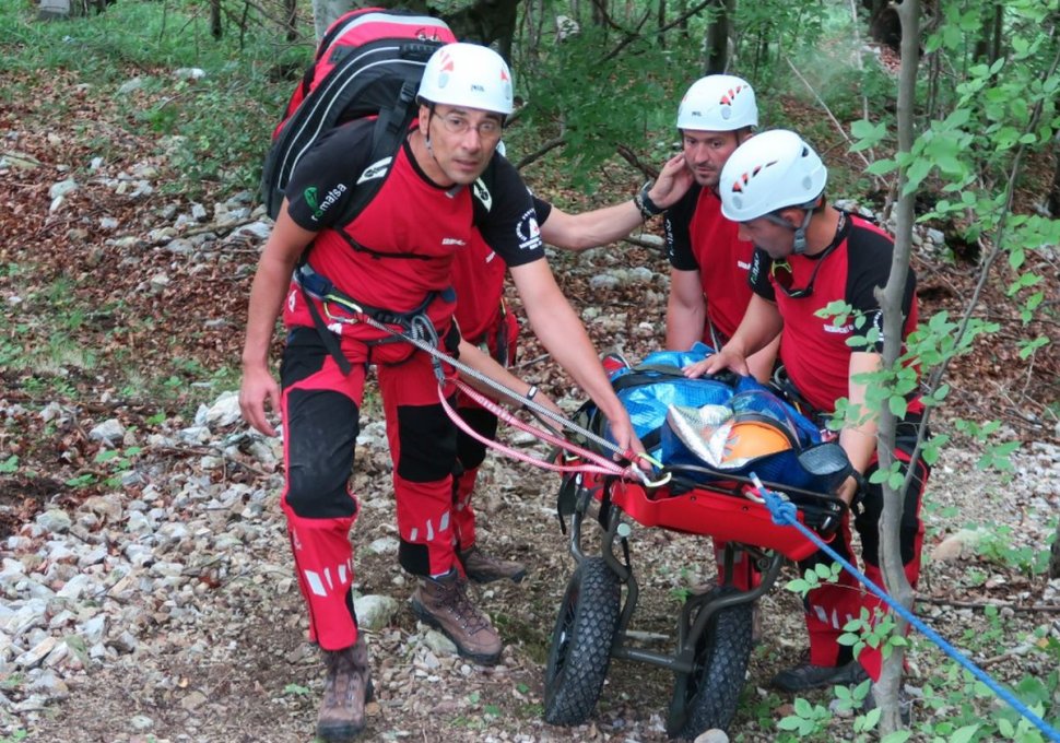Elicopter SMURD, solicitat pentru salvarea unei turiste care a căzut în Vârful Ţimbalul