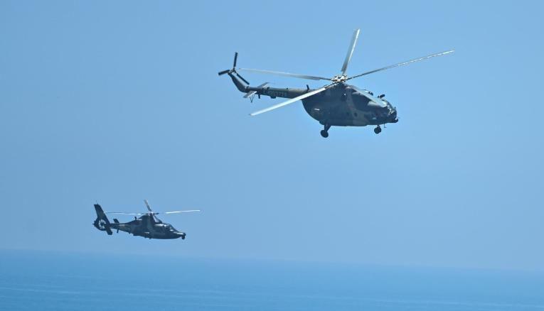 China a lansat rachete cu rază lungă în strâmtoarea Taiwan, la o zi după ce Nancy Pelosi a părăsit insula 783143