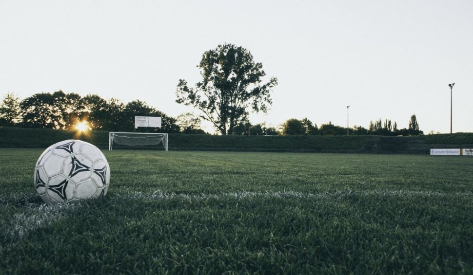Cum amenajezi un teren de fotbal? 10 lucruri de care ai nevoie