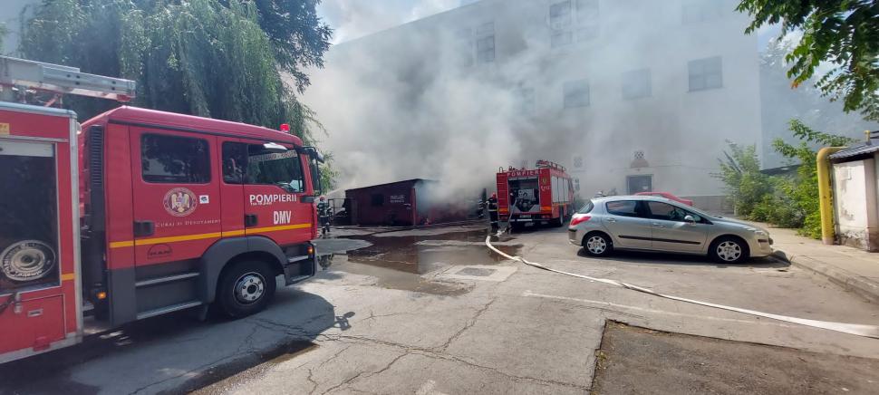 Incendiu la o anexă lipită de Opera Națională București. Intervenție de urgență a pompierilor 783170