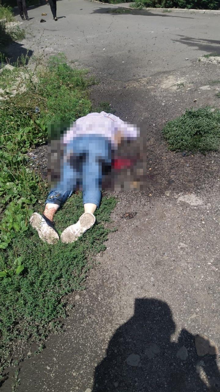 Carnagiu făcut de ruși într-o stație de autobuz din Donețk: opt oameni, sfârtecați de rachete. Un preot și mai mulți copii, printre răniți 783224